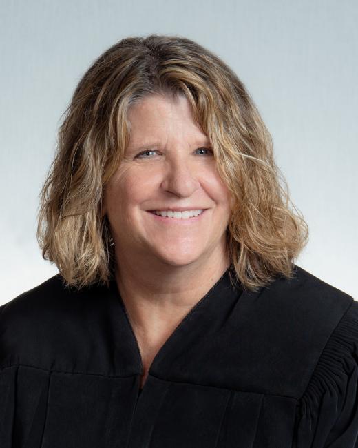 earl p1151464ret jpg District Courts of Appeal